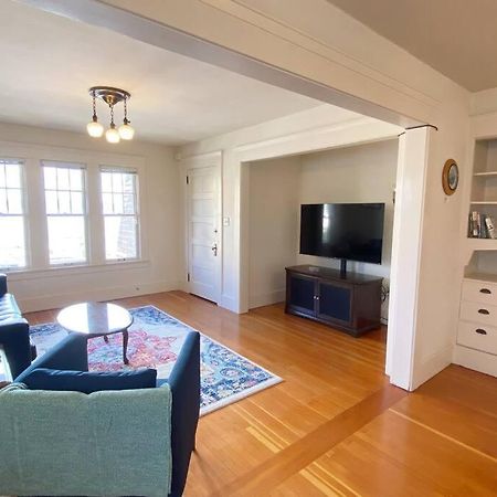 Historic Downtown Riverview Flat, No 3 アストリア エクステリア 写真
