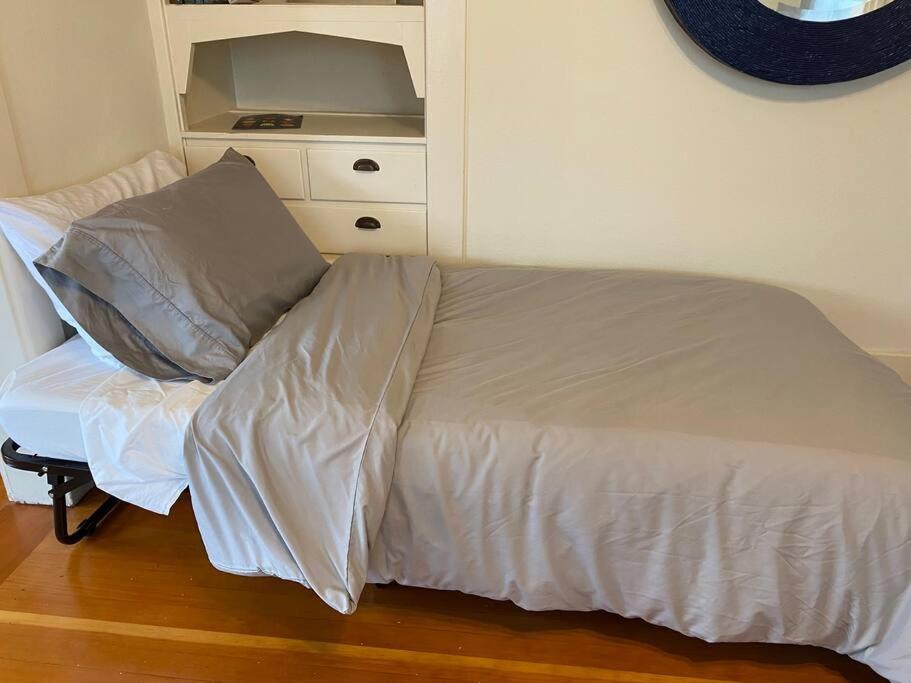 Historic Downtown Riverview Flat, No 3 アストリア エクステリア 写真