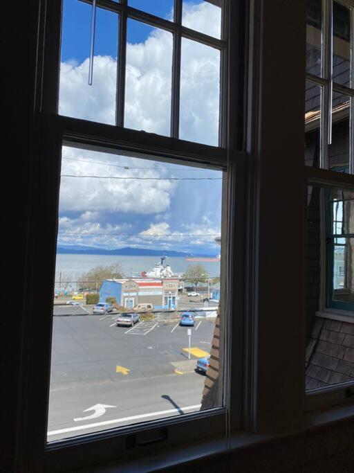 Historic Downtown Riverview Flat, No 3 アストリア エクステリア 写真