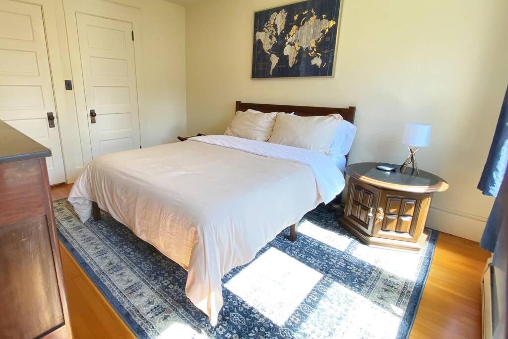 Historic Downtown Riverview Flat, No 3 アストリア エクステリア 写真