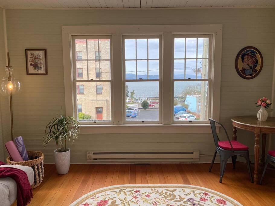 Historic Downtown Riverview Flat, No 3 アストリア エクステリア 写真